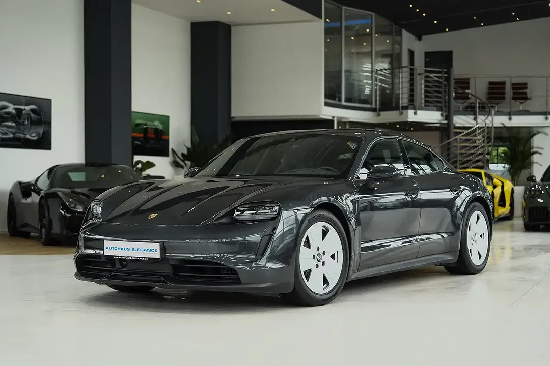 Porsche Taycan PASM