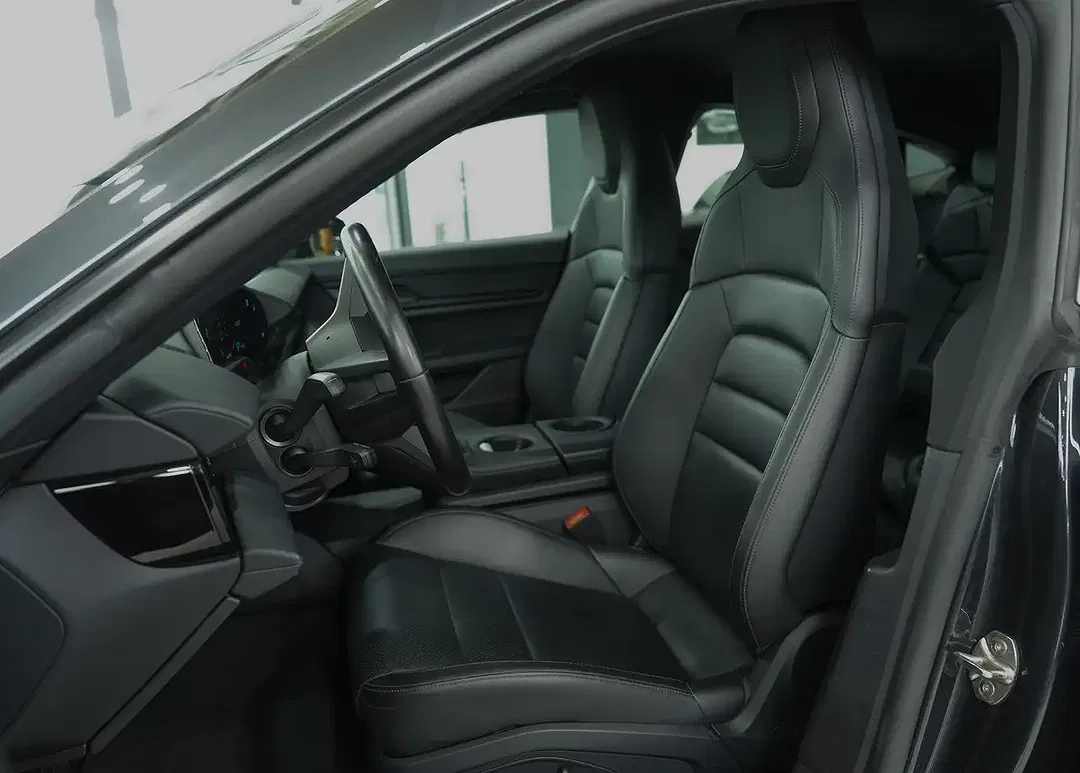 Porsche Taycan - Thumbnail 11