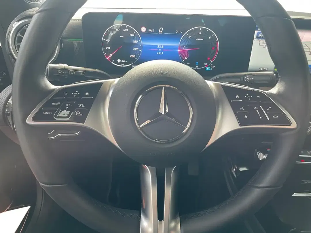 Mercedes-Benz CLA 200 - Thumbnail 10