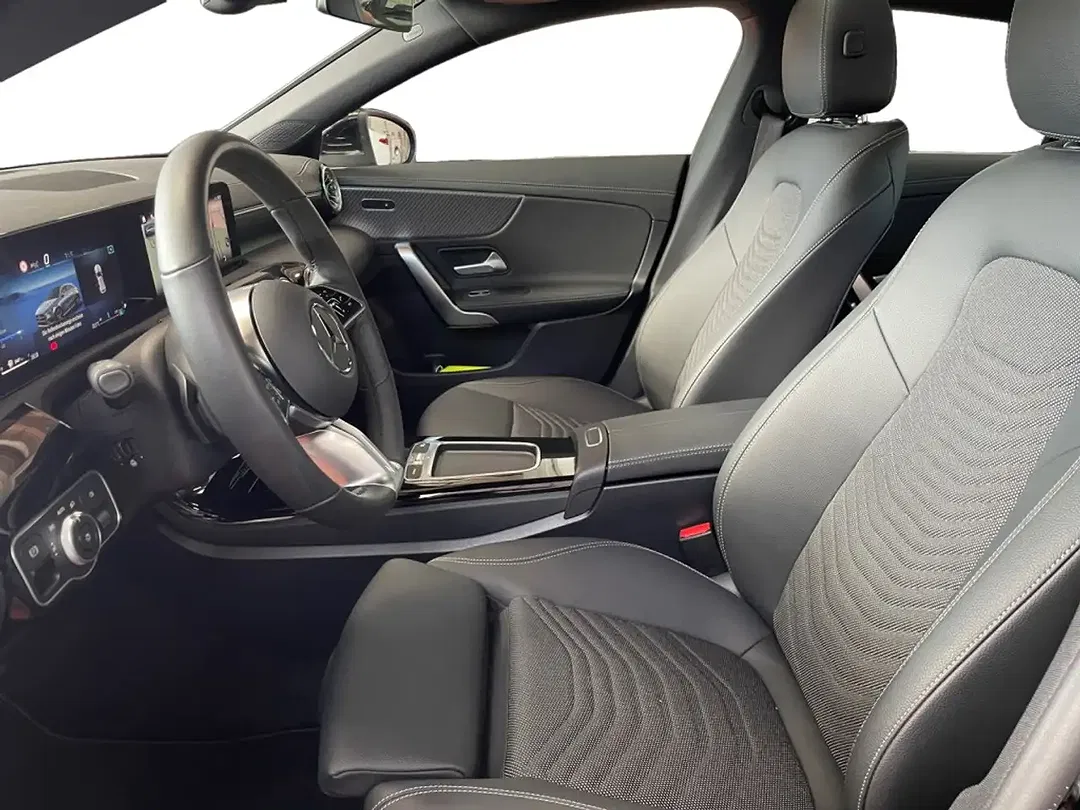 Mercedes-Benz CLA 200 - Thumbnail 5