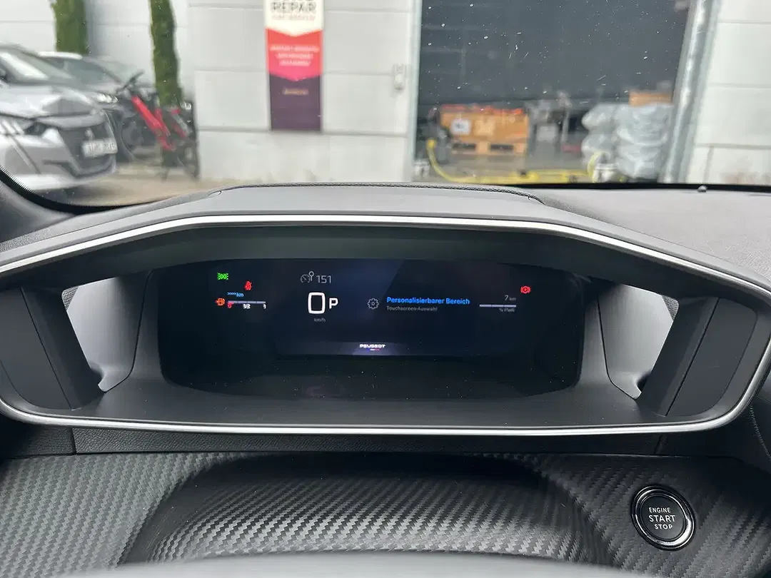 Peugeot 208 - Thumbnail 8