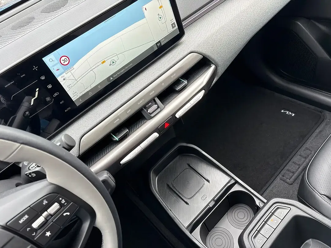 Kia EV4 - Thumbnail 23