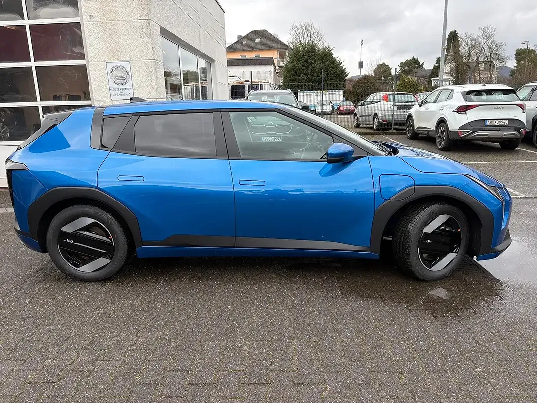 Kia EV4 - Thumbnail 7