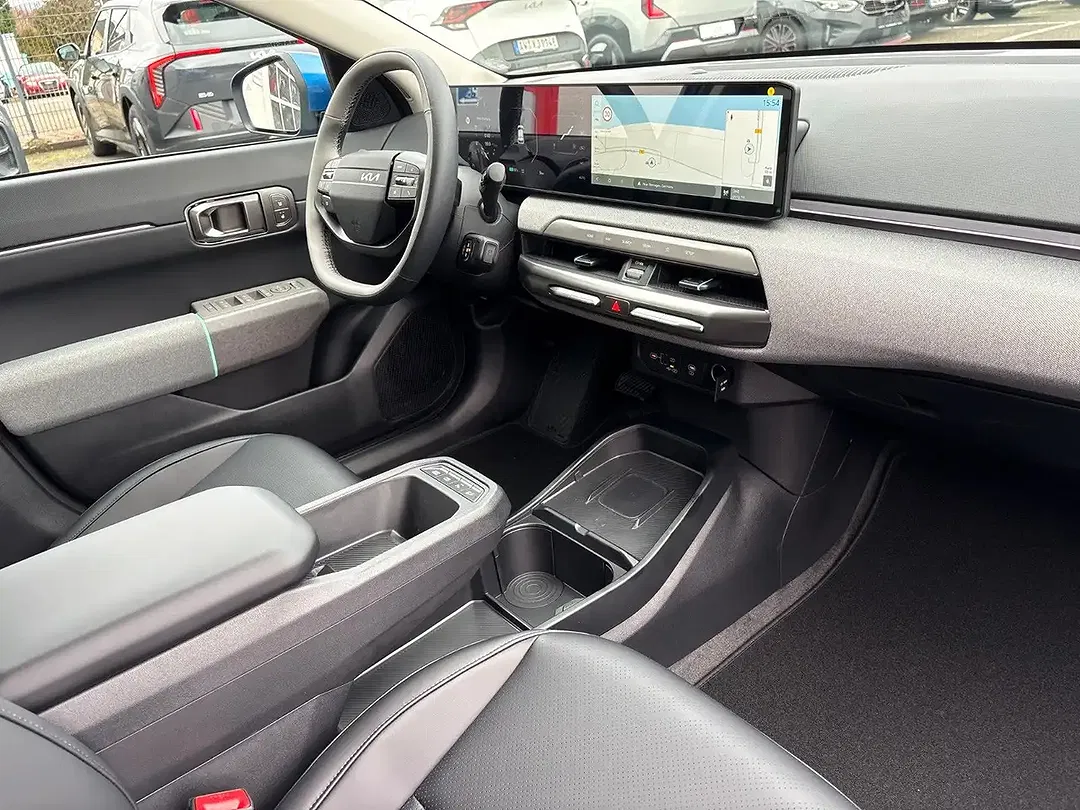 Kia EV4 - Thumbnail 8