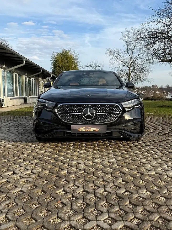 Mercedes-Benz E 200 - Thumbnail 3