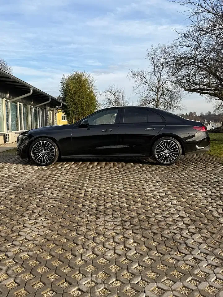 Mercedes-Benz E 200 - Thumbnail 4