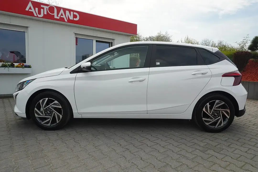Hyundai i20 - Thumbnail 2