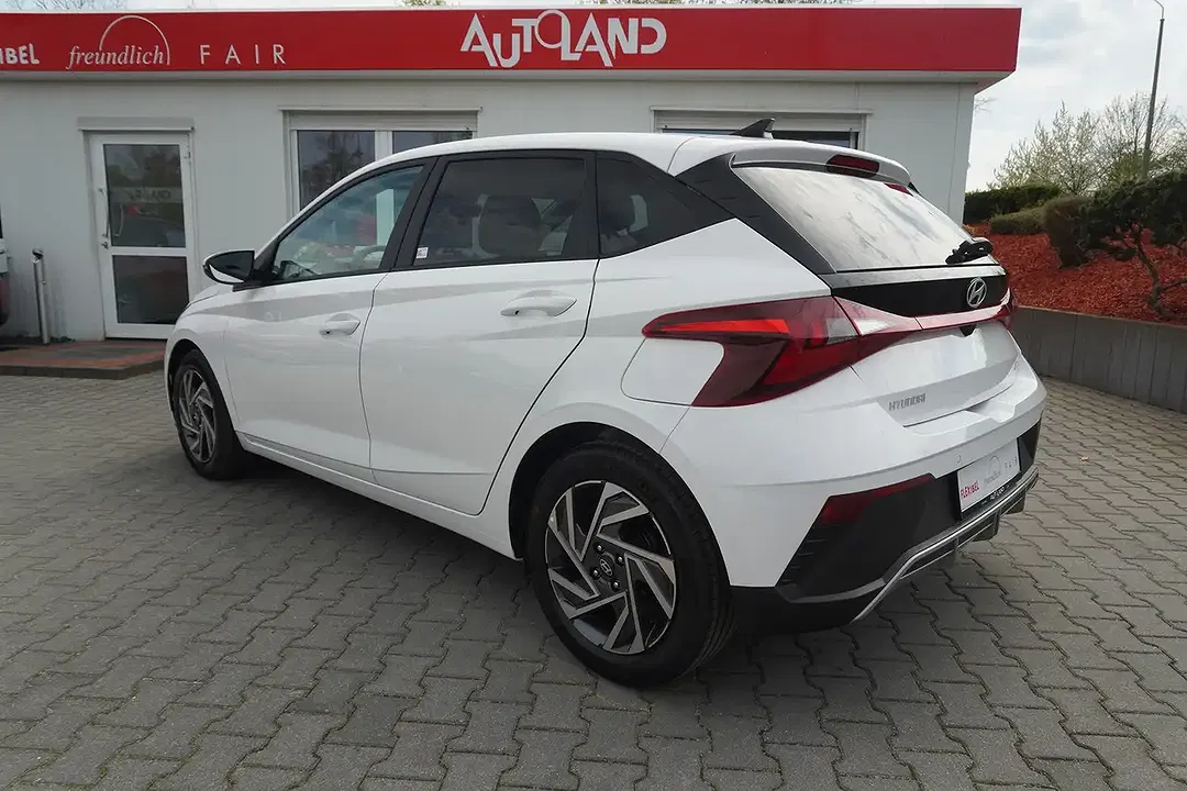Hyundai i20 - Thumbnail 3
