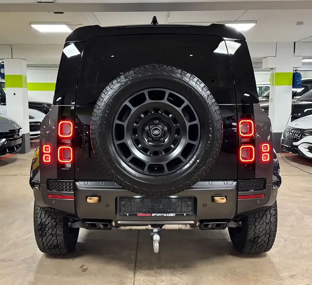 Land Rover Defender - Thumbnail 6