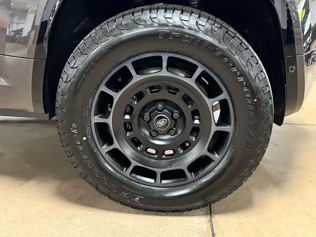 Land Rover Defender - Thumbnail 7