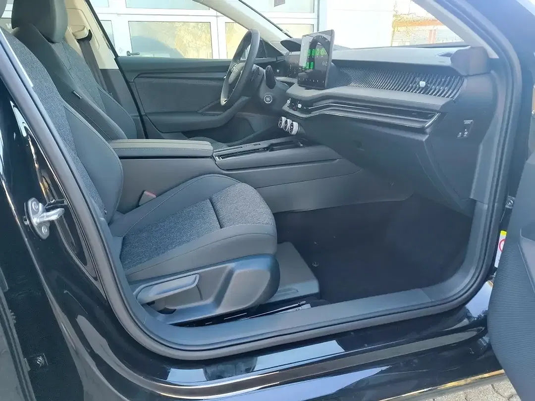Skoda Superb - Thumbnail 8