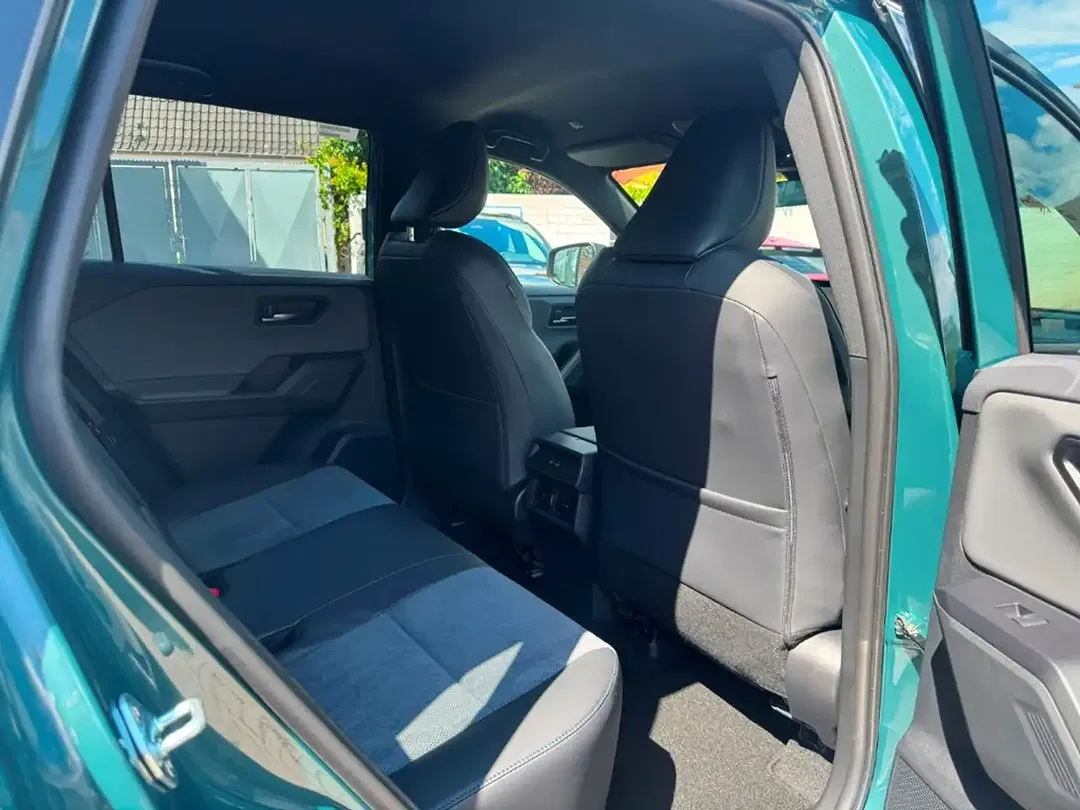 Toyota RAV 4 - Thumbnail 11