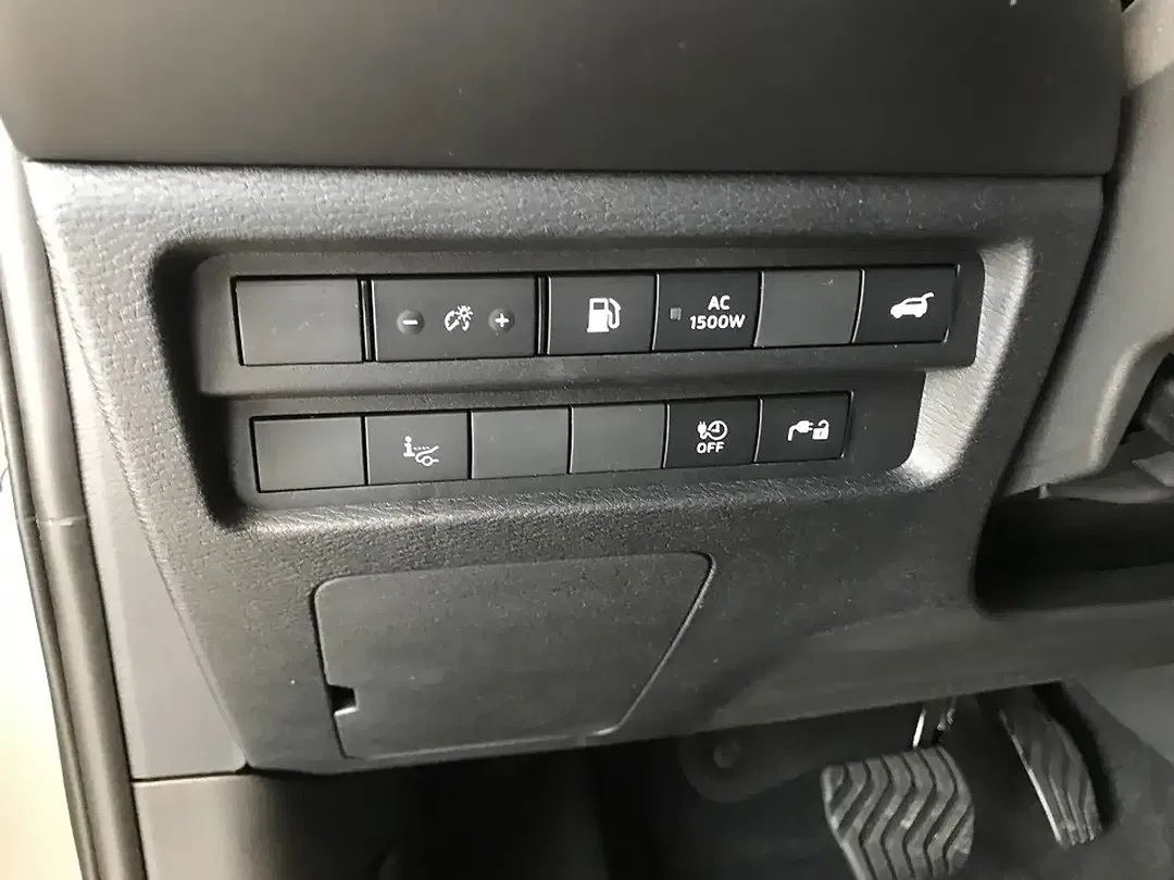 Mitsubishi Outlander - Thumbnail 11