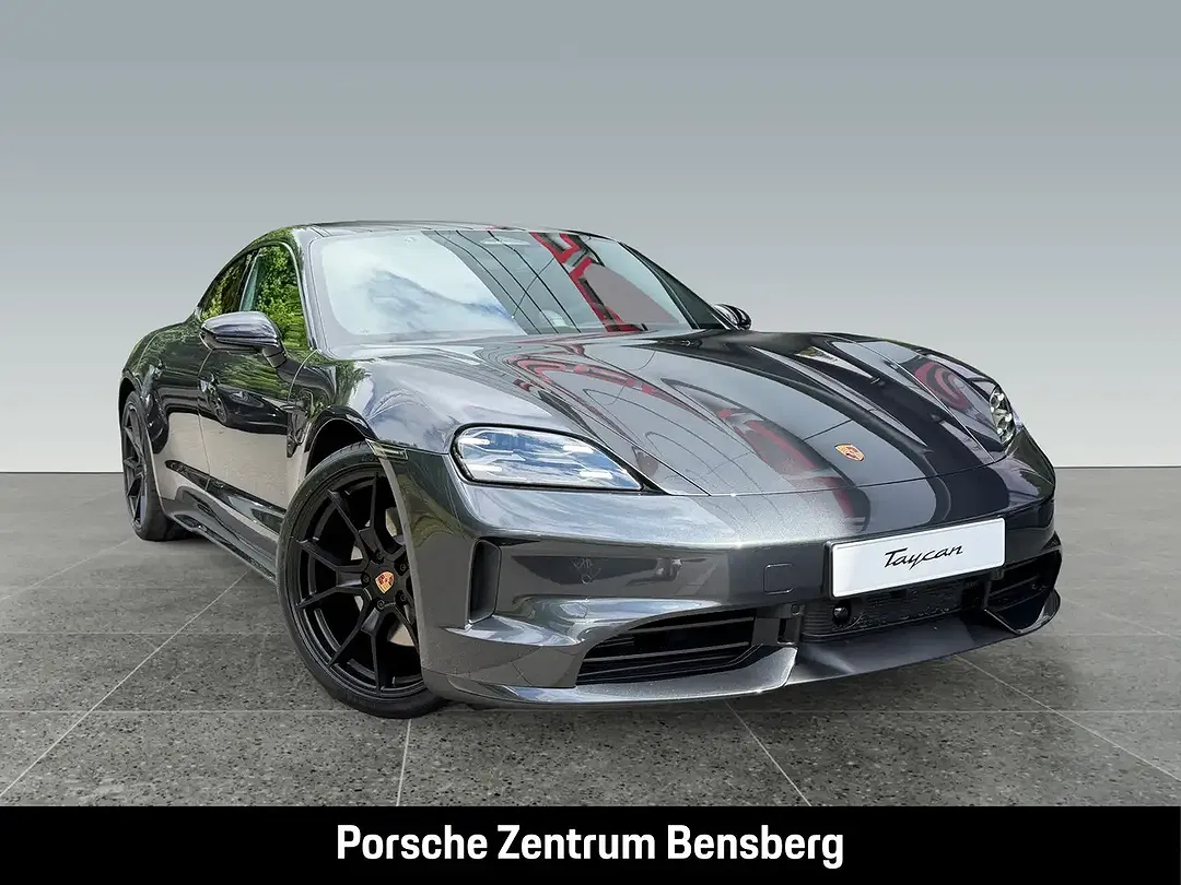 Porsche Taycan - Thumbnail 6