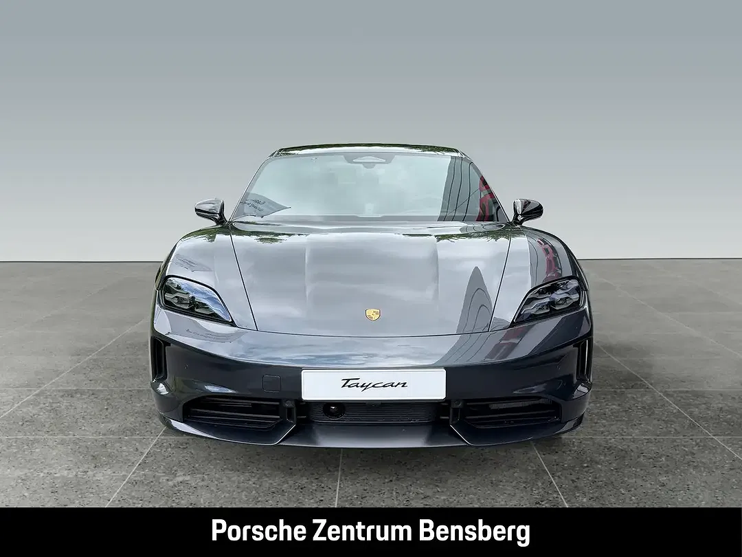 Porsche Taycan - Thumbnail 7