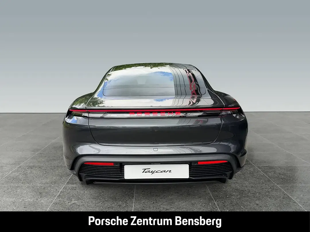 Porsche Taycan - Thumbnail 8