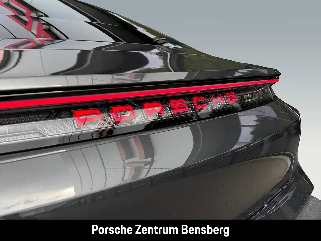 Porsche Taycan - Thumbnail 9