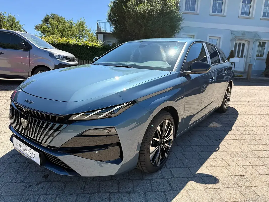 Peugeot 308 - Thumbnail 1