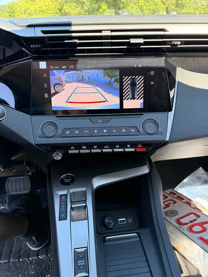 Peugeot 308 - Thumbnail 9
