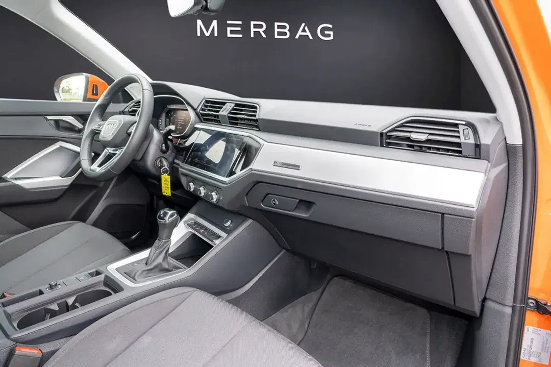 Audi Q3 - Thumbnail 10