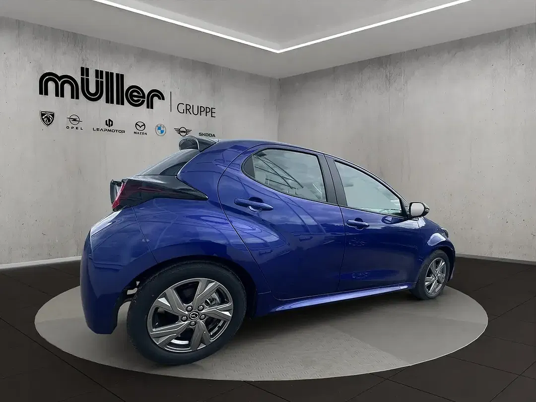 Mazda 2 - Thumbnail 2