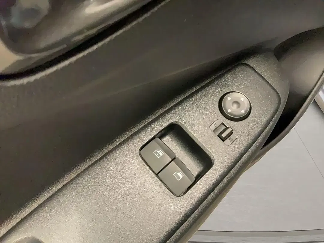 Hyundai i10 - Thumbnail 12