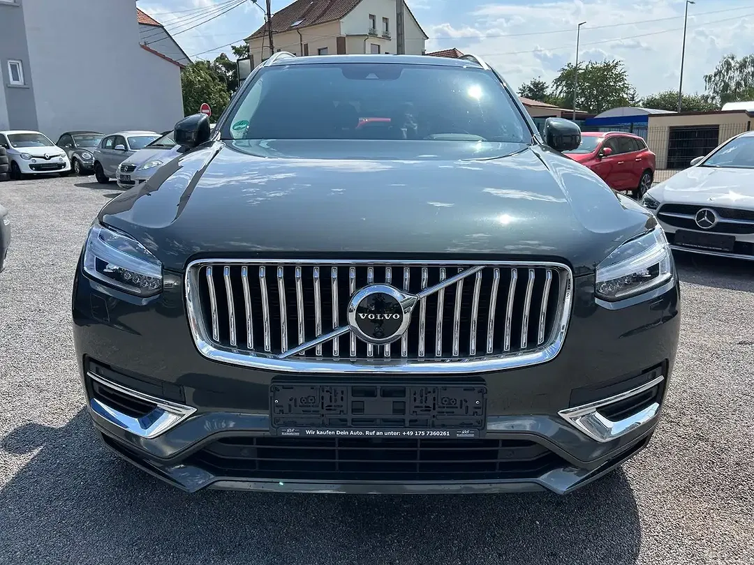 Volvo XC90 - Thumbnail 2