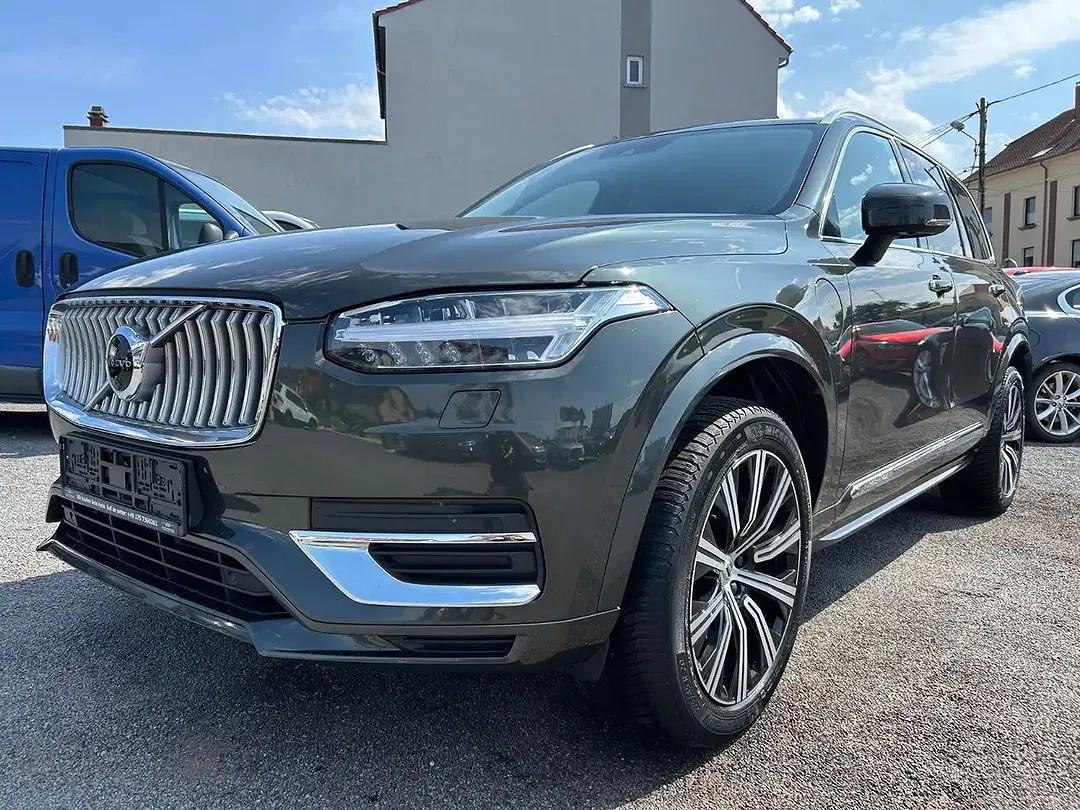 Volvo XC90 - Thumbnail 3
