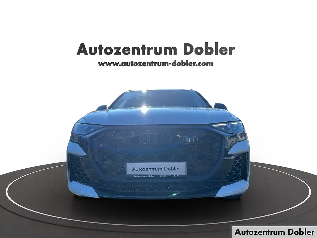Audi RS Q8 - Thumbnail 2