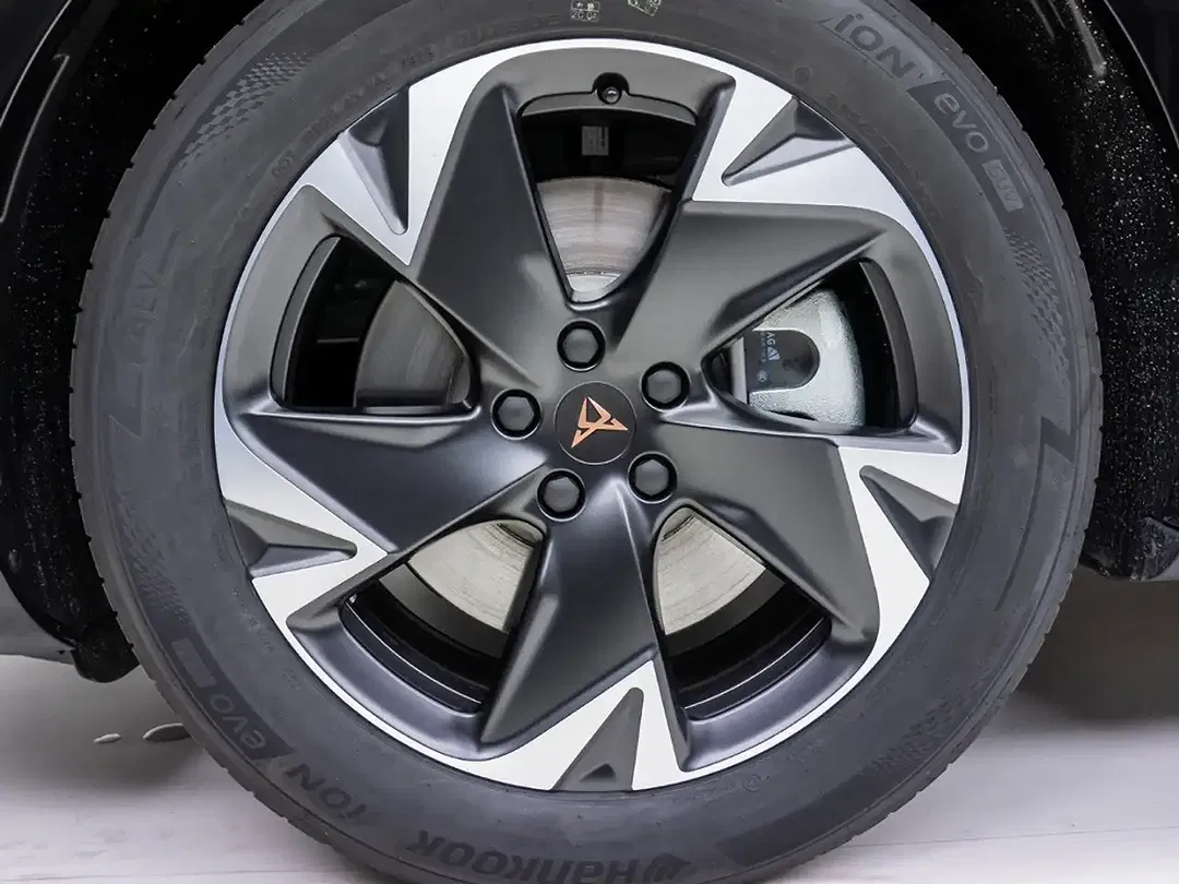 CUPRA Tavascan - Thumbnail 6