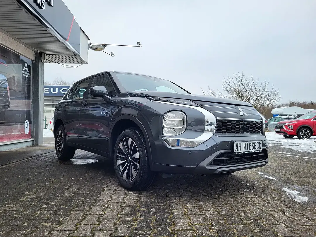 Mitsubishi Outlander - Thumbnail 7
