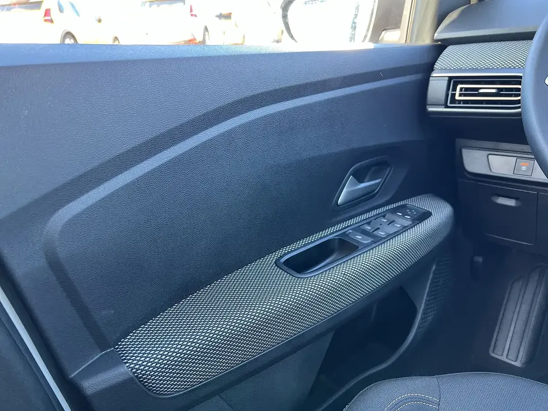 Dacia Sandero - Thumbnail 13