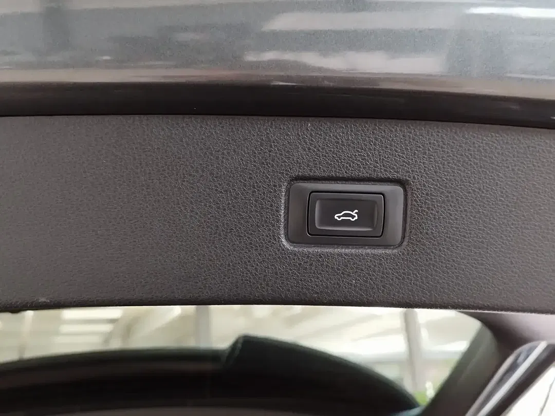 Audi SQ7 - Thumbnail 12