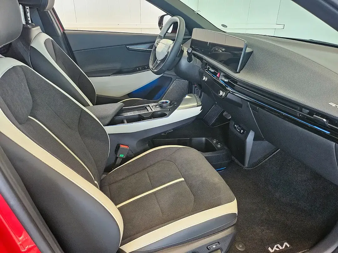 Kia EV6 - Thumbnail 8