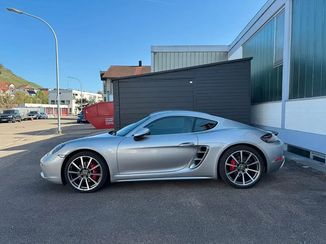 Porsche Cayman - Thumbnail 2