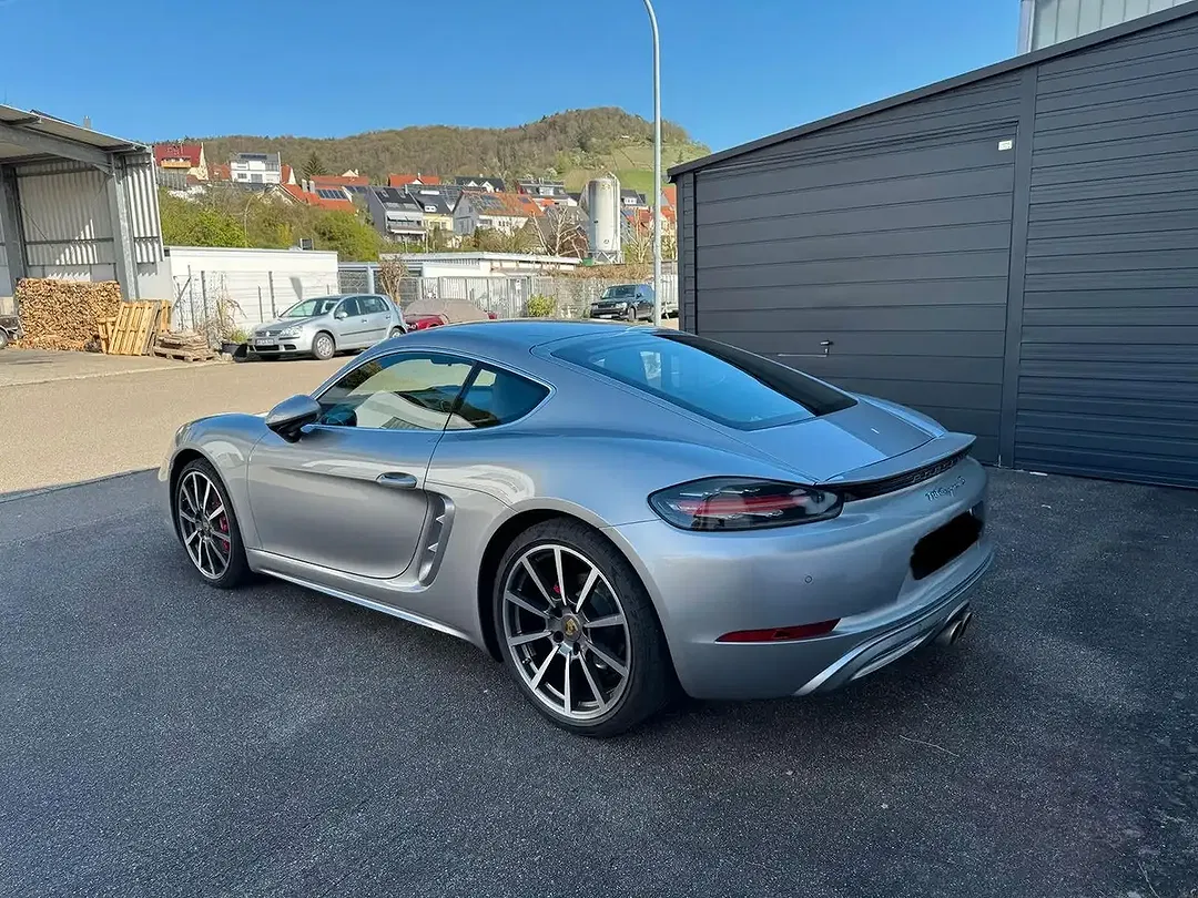 Porsche Cayman - Thumbnail 3