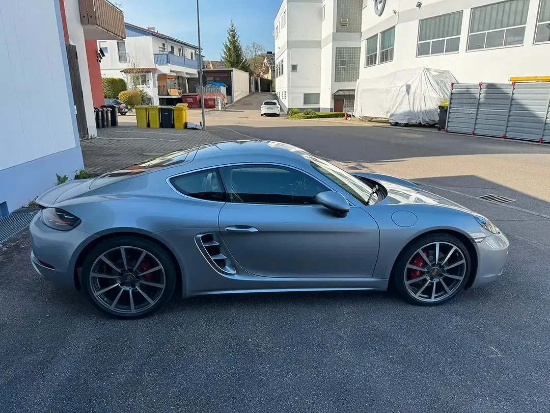 Porsche Cayman - Thumbnail 6