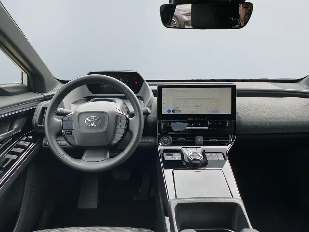 Toyota bZ4X - Thumbnail 10