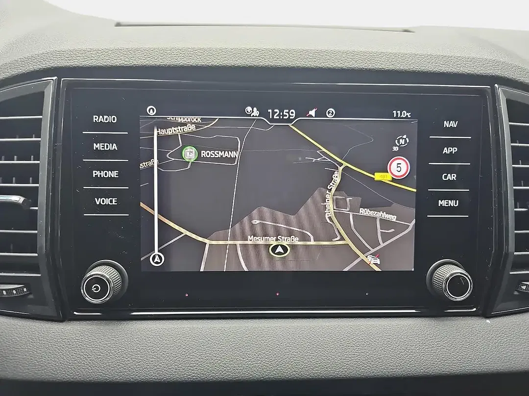Skoda Karoq - Thumbnail 9