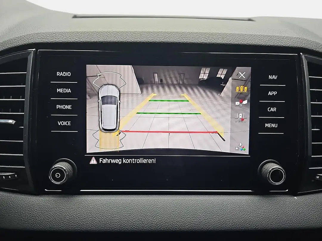 Skoda Karoq - Thumbnail 10