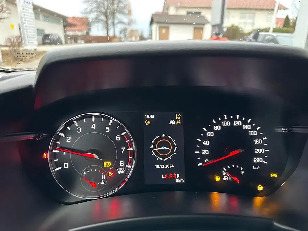 Suzuki Swift - Thumbnail 10