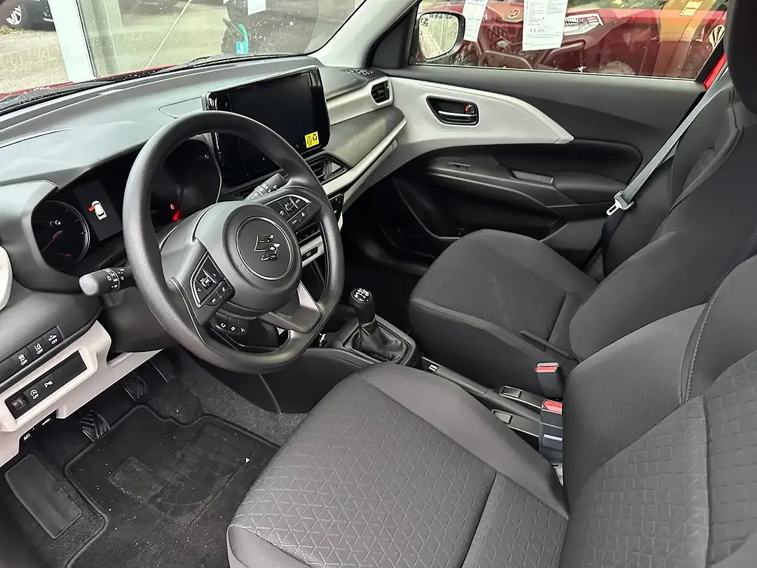 Suzuki Swift - Thumbnail 8