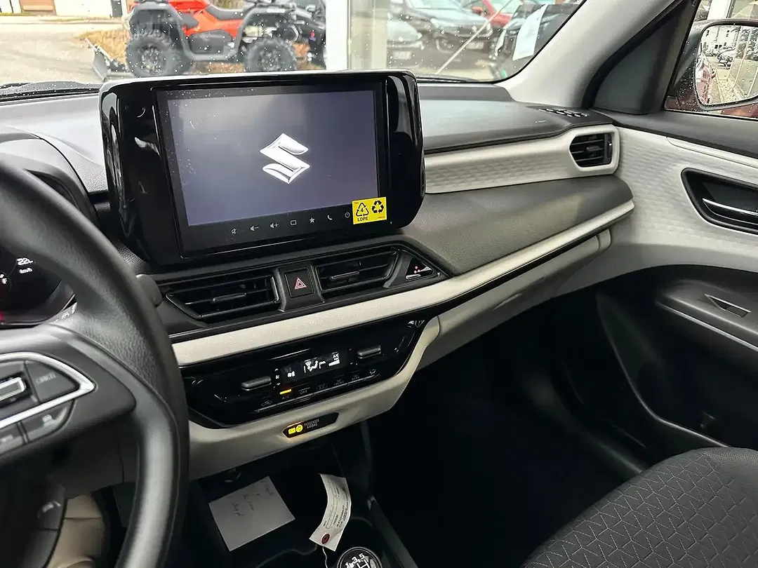 Suzuki Swift - Thumbnail 9