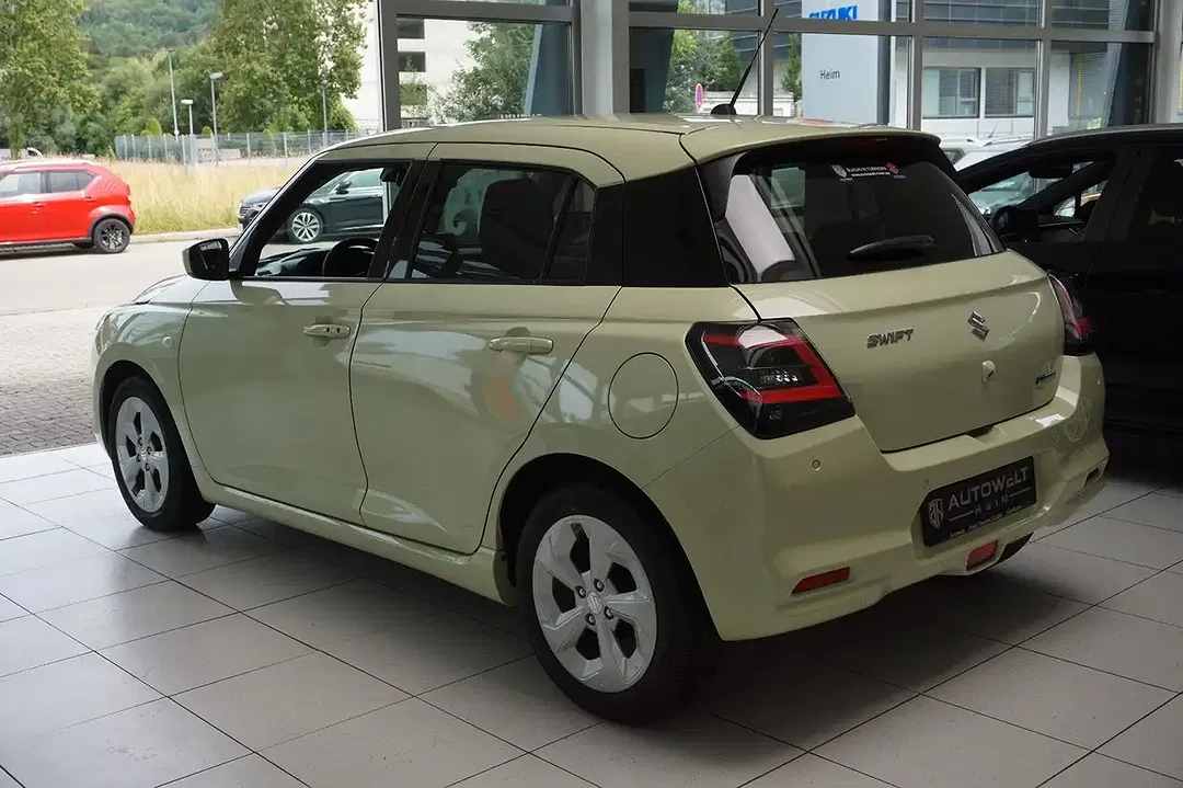 Suzuki Swift - Thumbnail 5