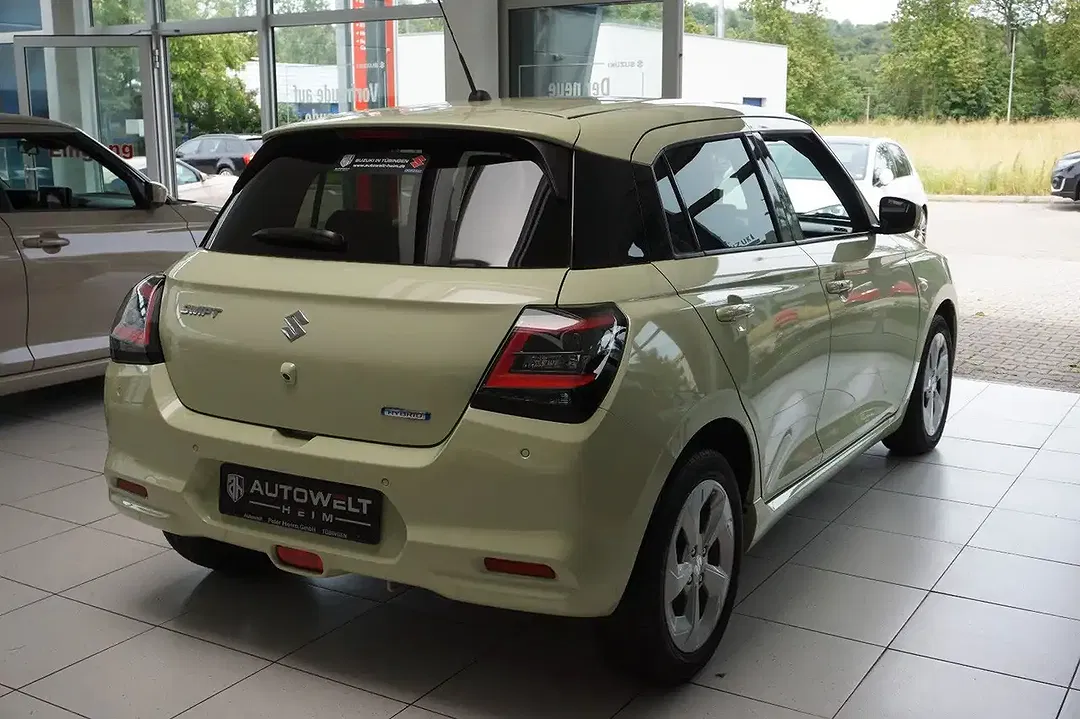 Suzuki Swift - Thumbnail 8