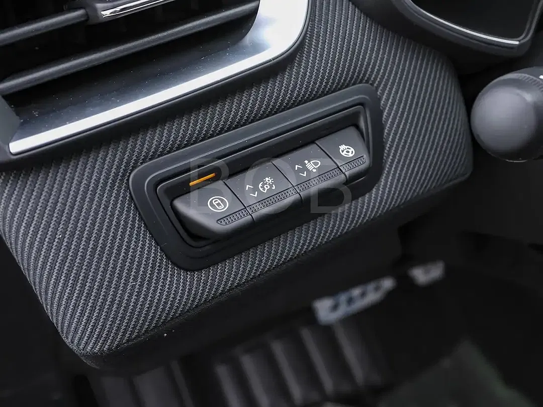 Renault Clio - Thumbnail 10
