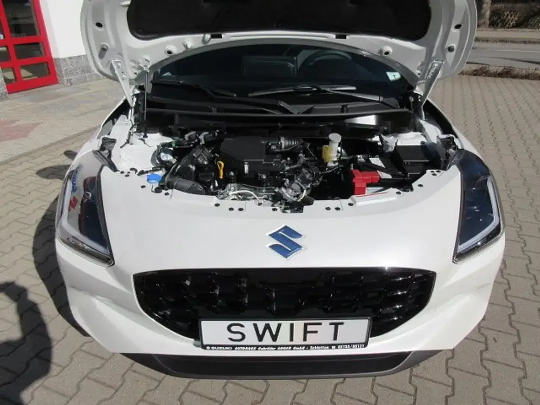 Suzuki Swift - Thumbnail 10