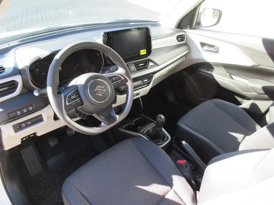 Suzuki Swift - Thumbnail 11