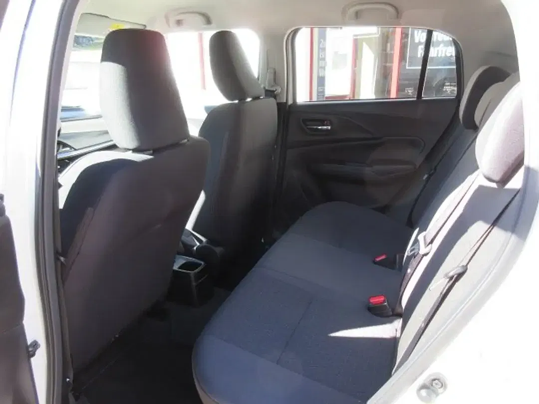Suzuki Swift - Thumbnail 12