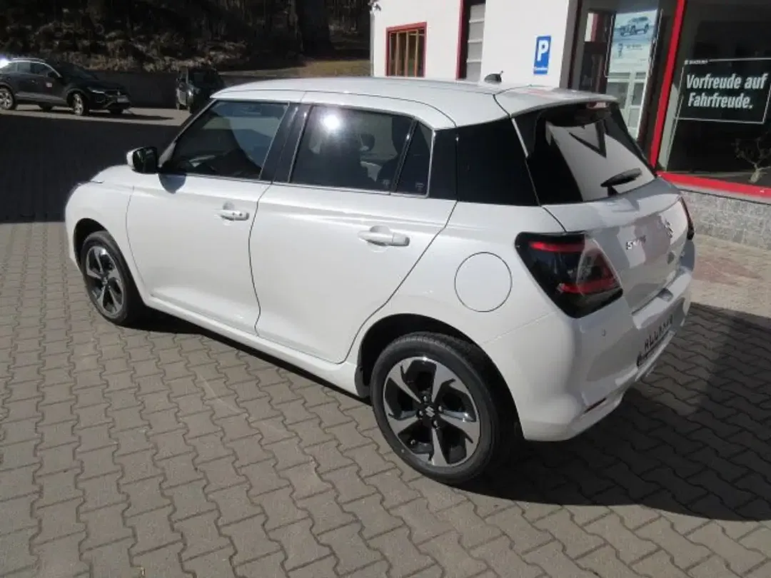 Suzuki Swift - Thumbnail 4